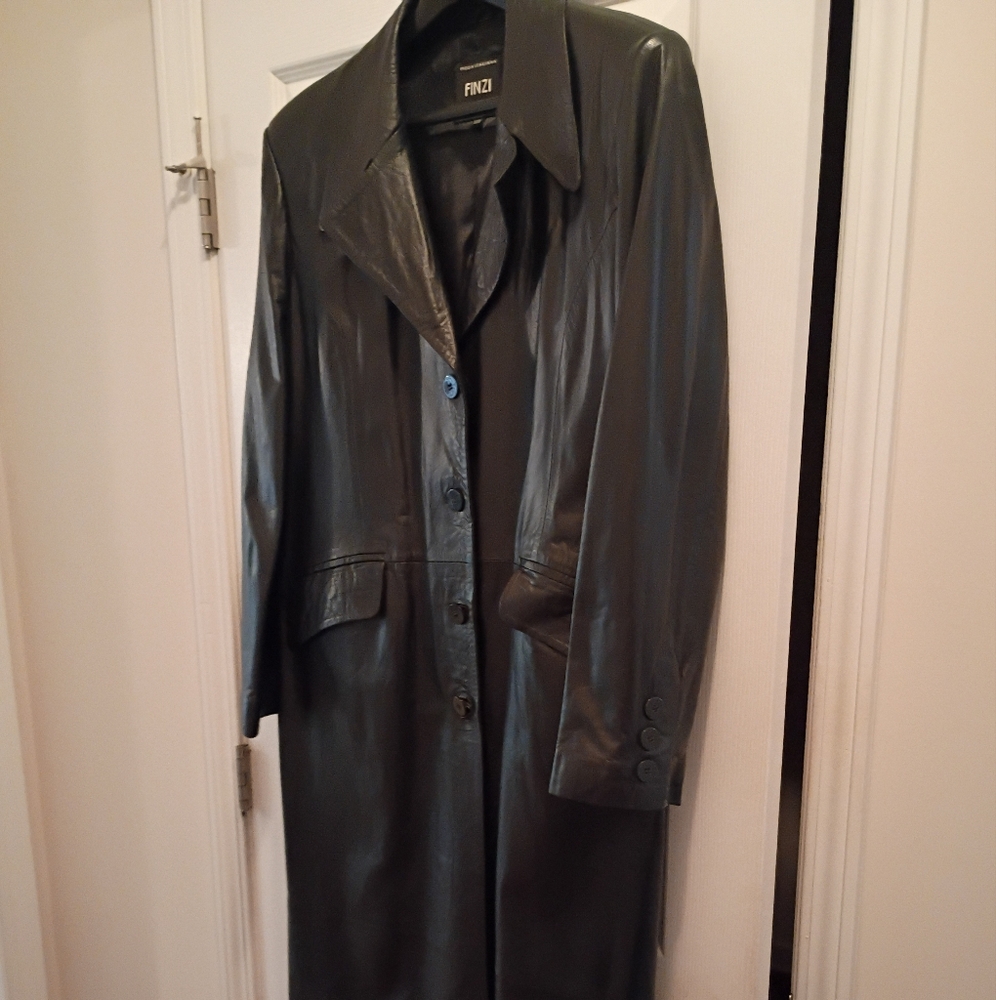 Vintage Ladies Moda Italiana Finzi Black Leather  Long Coat
